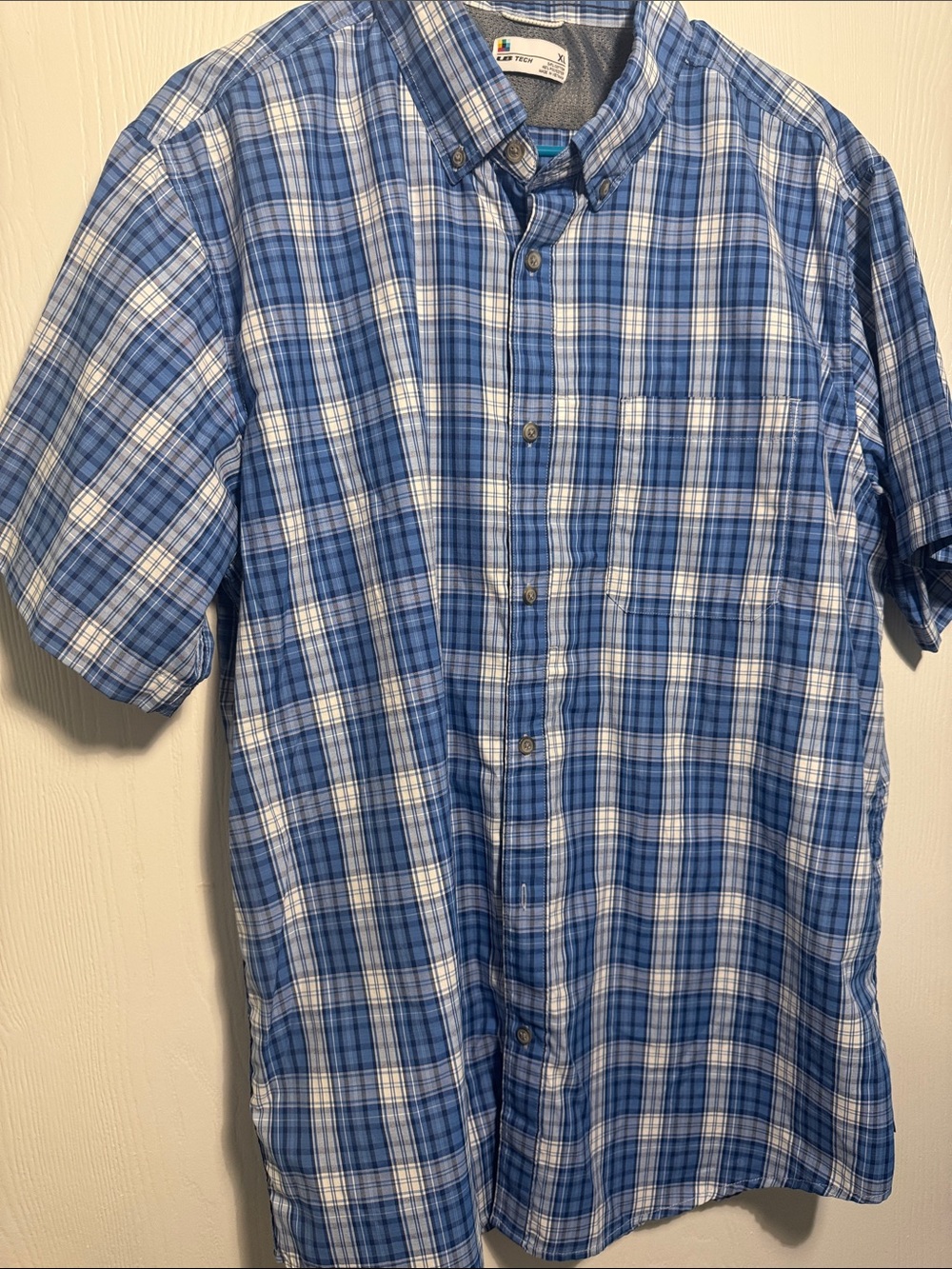 UB Tech - Men's Blue Plaid Short-Sleeve Button-Down Shirt